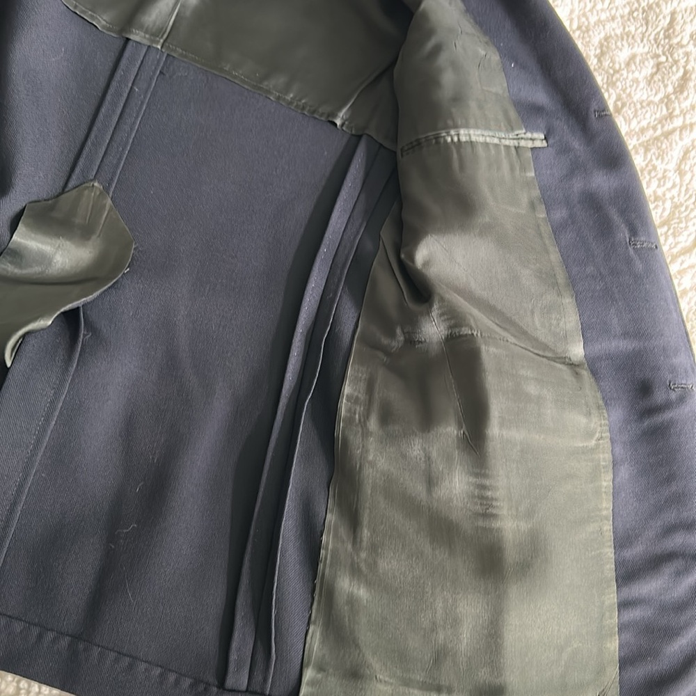 Jos. A. Bank Navy Blue with Gold buttons dinner / sports jacket . - Picture 3 of 5